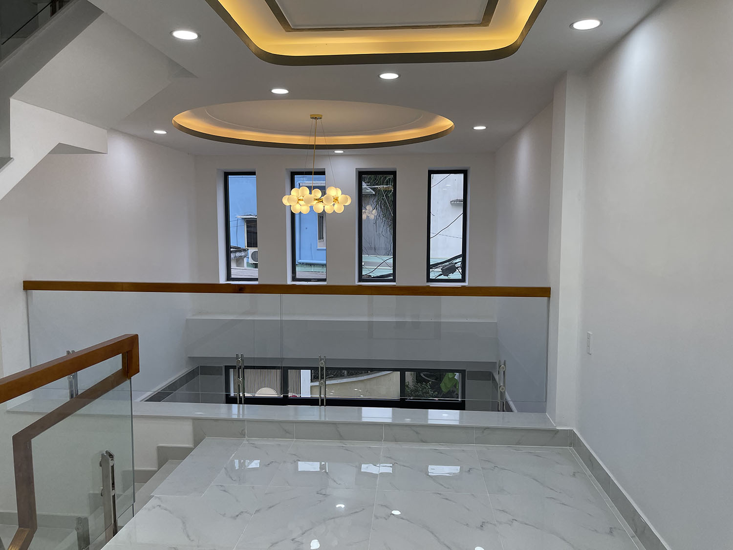 Bán nhà Nơ Trang Long, Quận Bình Thạnh Tuyệt phẩm 4 lầu (4,2m x 14m) tk Singapore ôtô đổ trong nhà.
